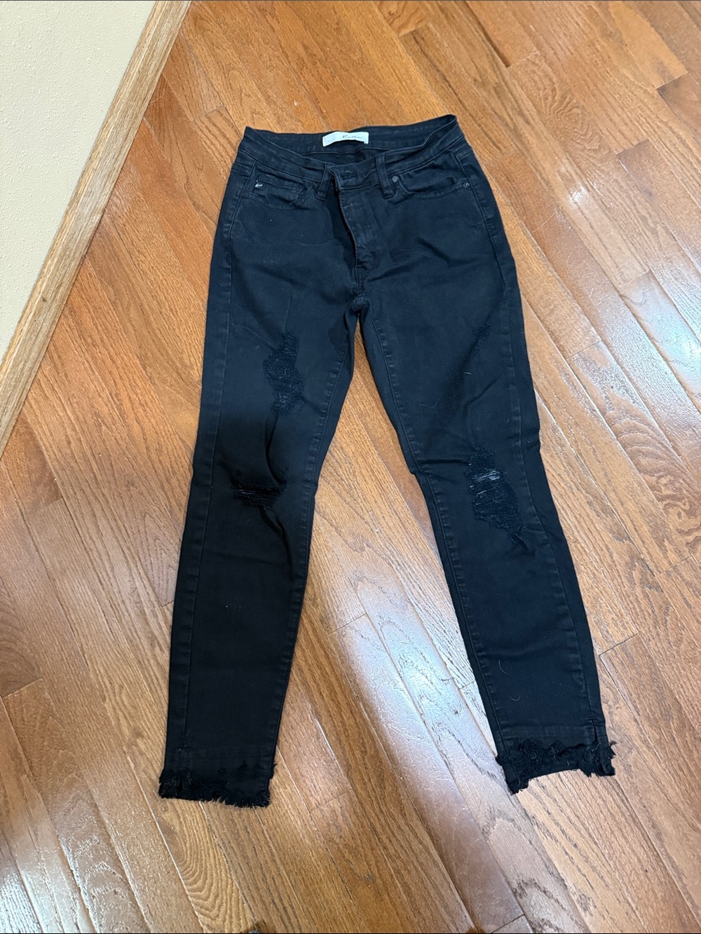 KanCan Black Distressed Ankle Crop Jeans